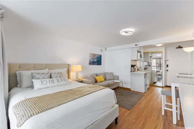 445 Seaside Avenue 705, Honolulu, HI 96815