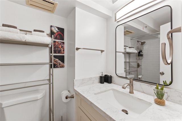 445 Seaside Avenue 705, Honolulu, HI 96815