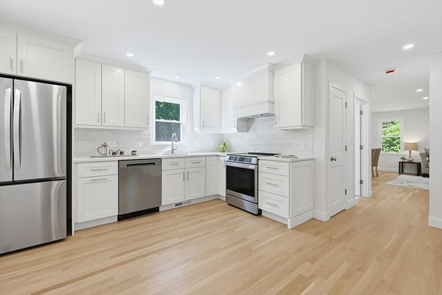 8 Cook Rd, Foxboro, MA 02035