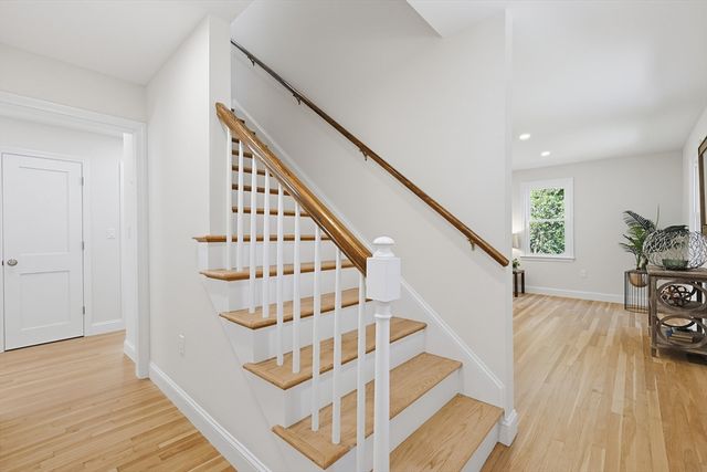 8 Cook Rd, Foxboro, MA 02035
