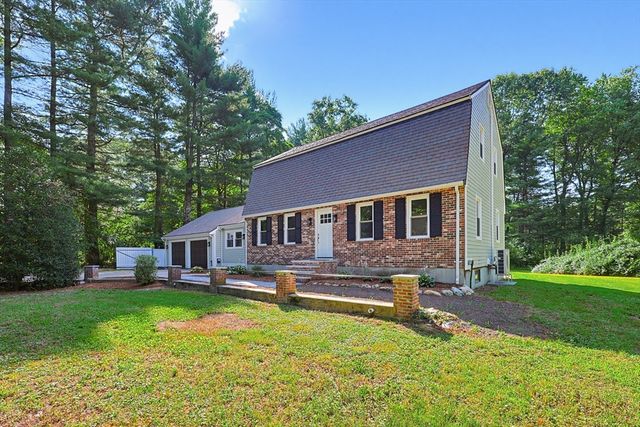 8 Cook Rd, Foxboro, MA 02035