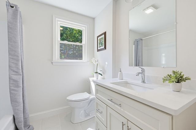 8 Cook Rd, Foxboro, MA 02035