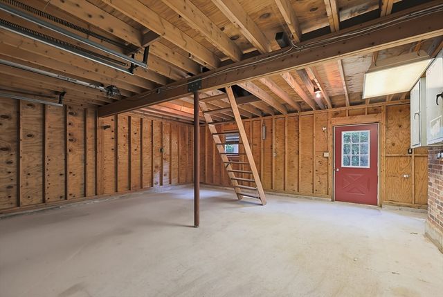 8 Cook Rd, Foxboro, MA 02035