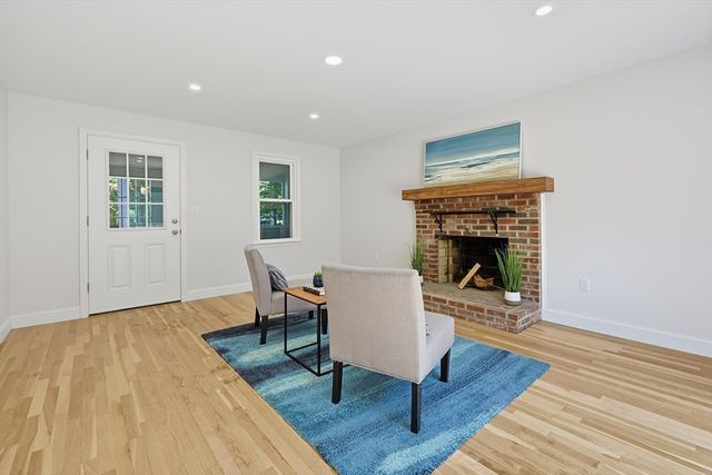 8 Cook Rd, Foxboro, MA 02035