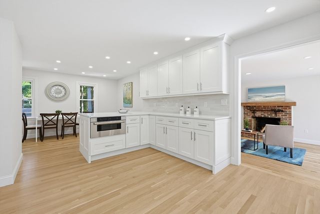 8 Cook Rd, Foxboro, MA 02035