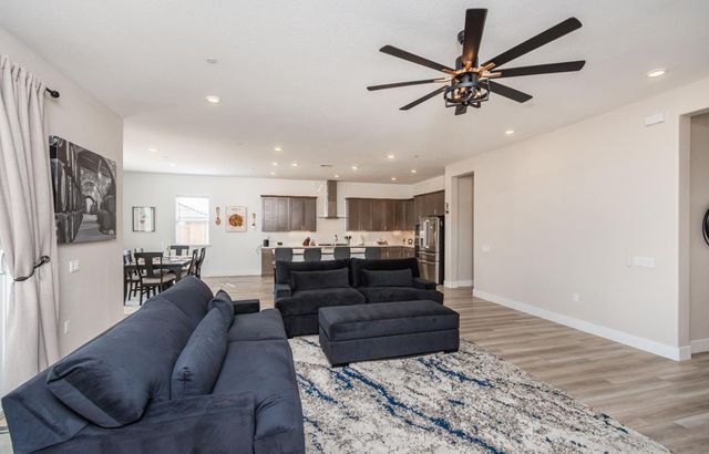 8471 Tulip Ct, Roseville, CA 95747