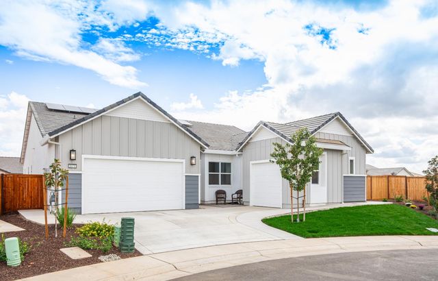 8471 Tulip Ct, Roseville, CA 95747