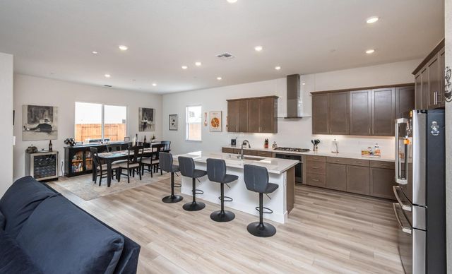 8471 Tulip Ct, Roseville, CA 95747