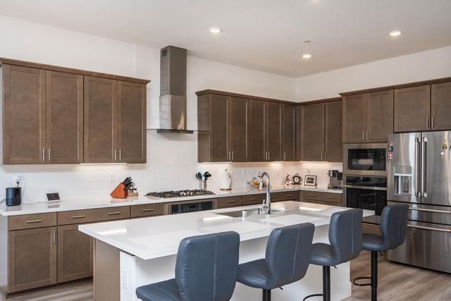 8471 Tulip Ct, Roseville, CA 95747