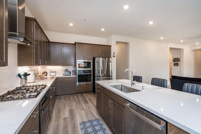 8471 Tulip Ct, Roseville, CA 95747