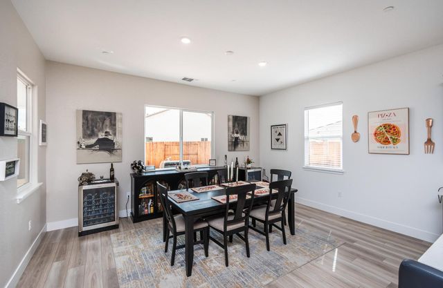 8471 Tulip Ct, Roseville, CA 95747