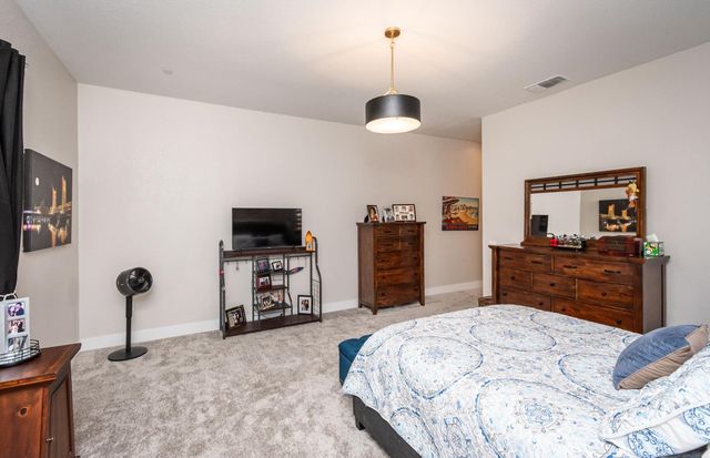 8471 Tulip Ct, Roseville, CA 95747