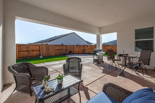 8471 Tulip Ct, Roseville, CA 95747