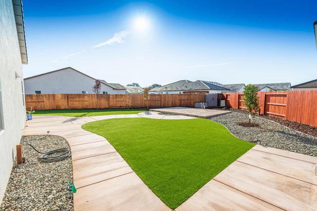 8471 Tulip Ct, Roseville, CA 95747