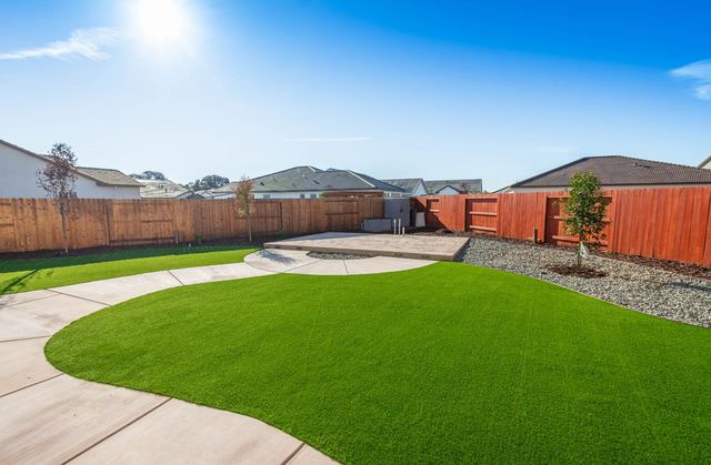 8471 Tulip Ct, Roseville, CA 95747