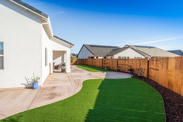 8471 Tulip Ct, Roseville, CA 95747