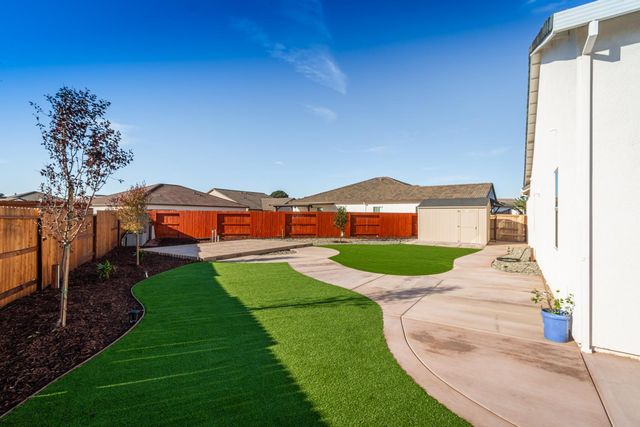 8471 Tulip Ct, Roseville, CA 95747