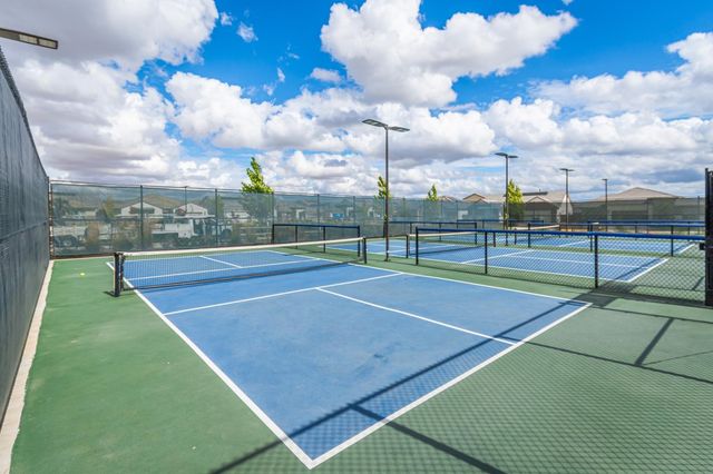 8471 Tulip Ct, Roseville, CA 95747