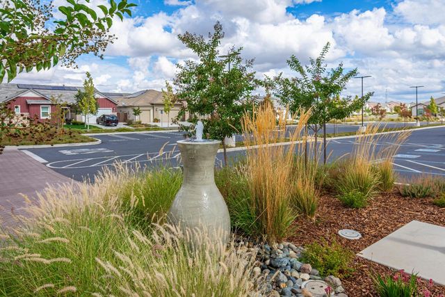 8471 Tulip Ct, Roseville, CA 95747
