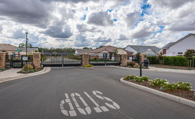 8471 Tulip Ct, Roseville, CA 95747