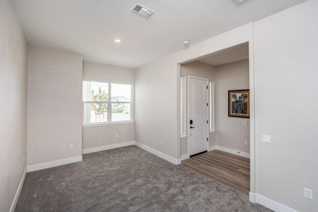 8471 Tulip Ct, Roseville, CA 95747