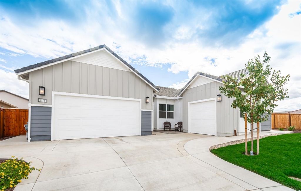 8471 Tulip Ct, Roseville, CA 95747