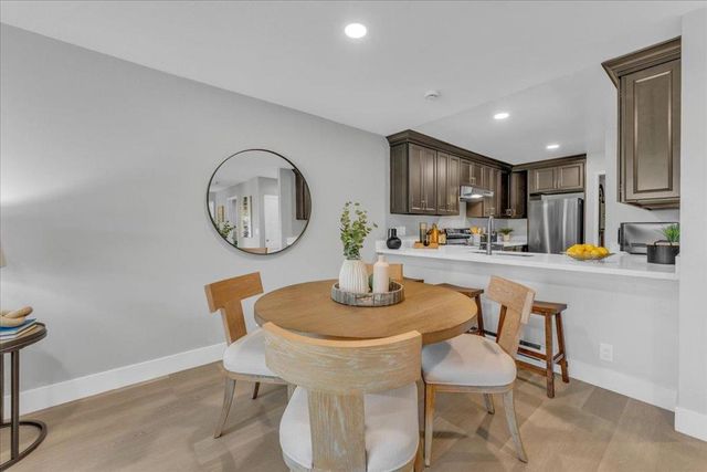 1685 Bayridge Way 204, San Mateo, CA 94402