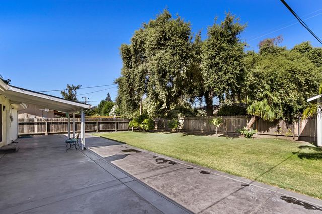 7523 OakCreek Dr, Stockton, CA 95207