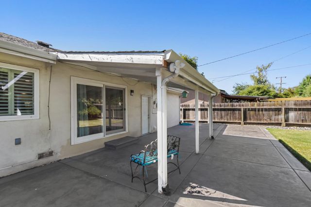 7523 OakCreek Dr, Stockton, CA 95207