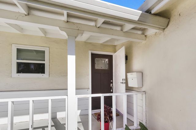 7523 OakCreek Dr, Stockton, CA 95207