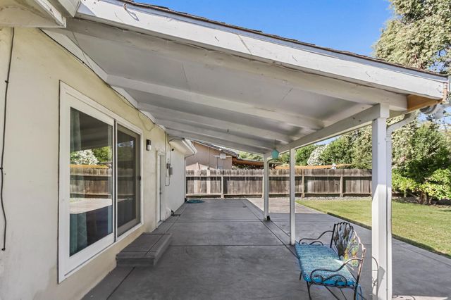 7523 OakCreek Dr, Stockton, CA 95207