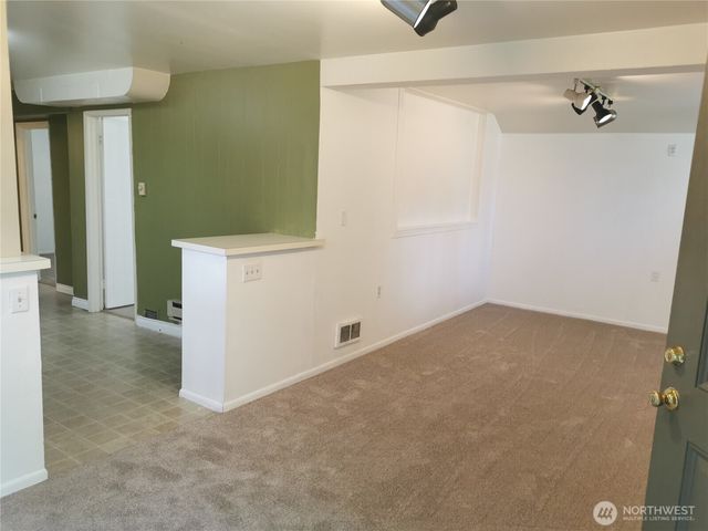 7822 NE Lake City Way NE, Seattle, WA 98115
