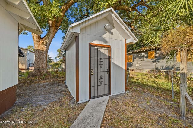 2803 N MARKET Street, Jacksonville, FL 32206