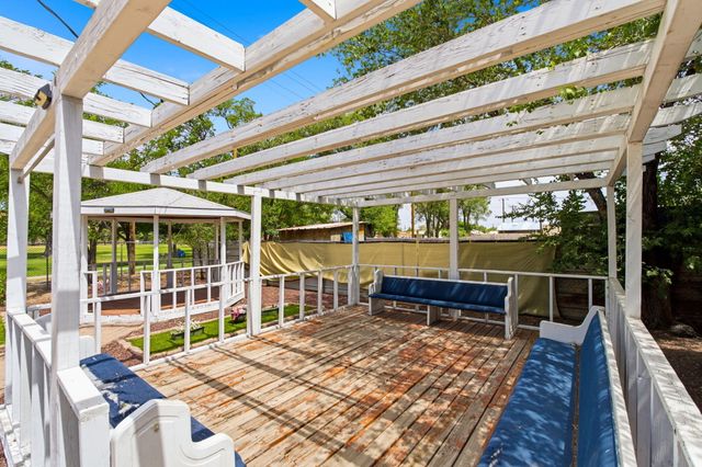 2201 7th Street NW, Albuquerque, NM 87102