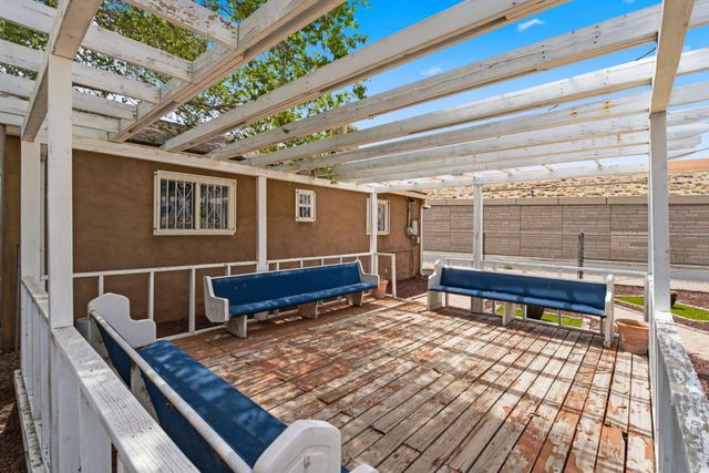 2201 7th Street NW, Albuquerque, NM 87102