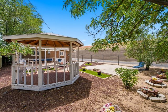 2201 7th Street NW, Albuquerque, NM 87102