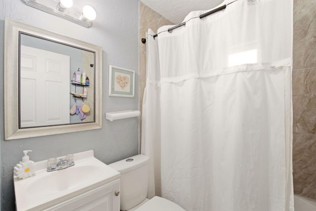2201 7th Street NW, Albuquerque, NM 87102