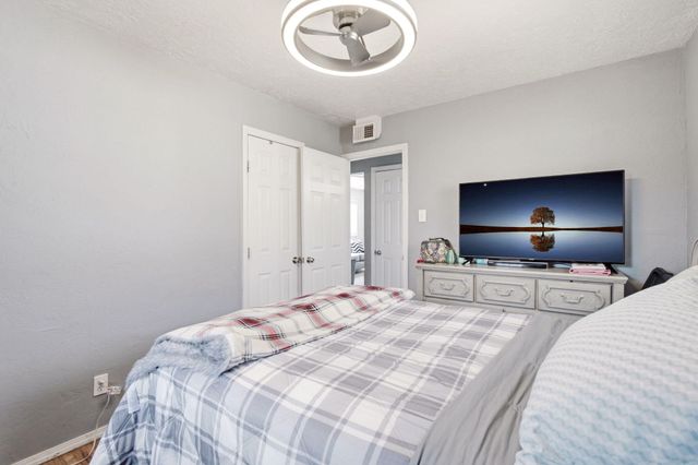 2201 7th Street NW, Albuquerque, NM 87102