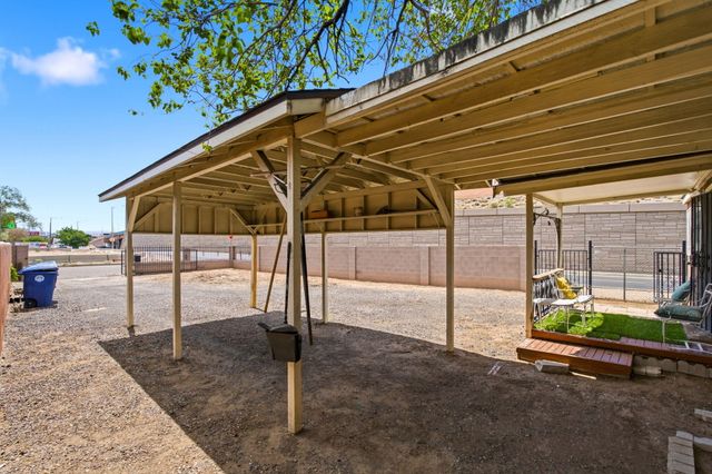 2201 7th Street NW, Albuquerque, NM 87102