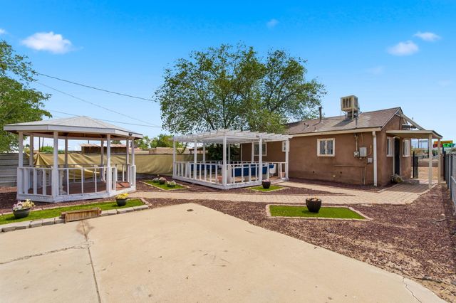 2201 7th Street NW, Albuquerque, NM 87102