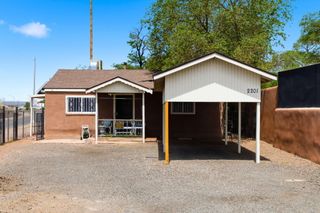 2201 7th Street NW, Albuquerque, NM 87102