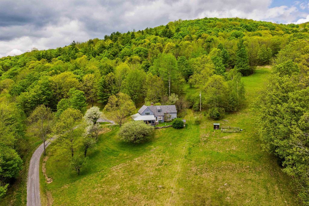 39 Whitcomb Hill Road, Strafford, VT 05070
