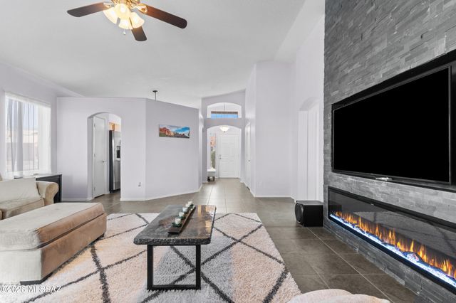 9038 N Palm Brook Drive, Tucson, AZ 85743