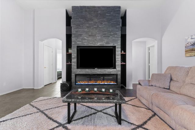 9038 N Palm Brook Drive, Tucson, AZ 85743