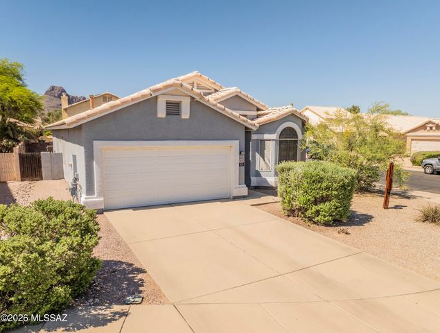 9038 N Palm Brook Drive, Tucson, AZ 85743