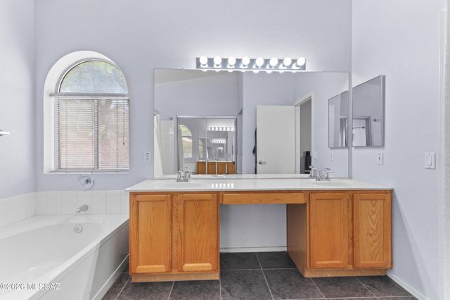 9038 N Palm Brook Drive, Tucson, AZ 85743