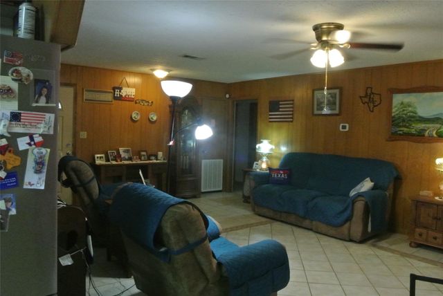 8125 Laurie Lane Lane, Lumberton, TX 77657