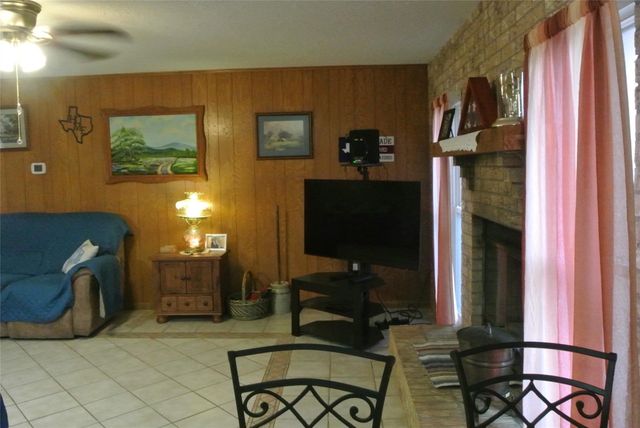 8125 Laurie Lane Lane, Lumberton, TX 77657