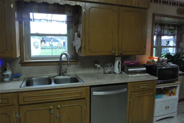 8125 Laurie Lane Lane, Lumberton, TX 77657