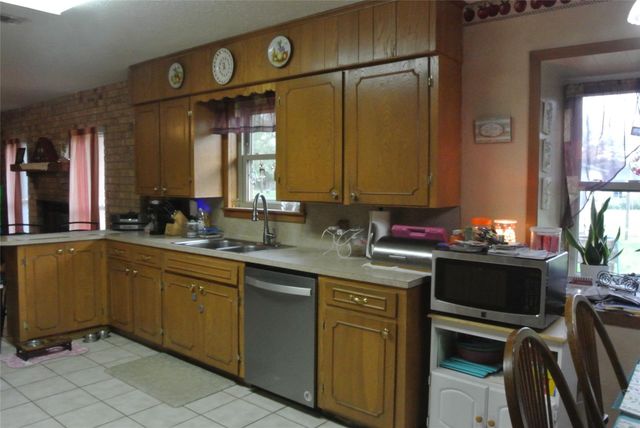 8125 Laurie Lane Lane, Lumberton, TX 77657